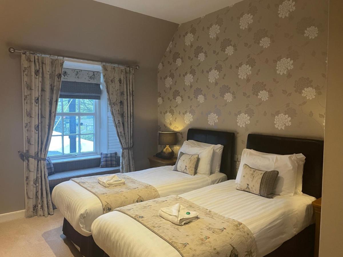 Glen Clova Hotel & Luxury Lodges Millton of Clova Exterior foto