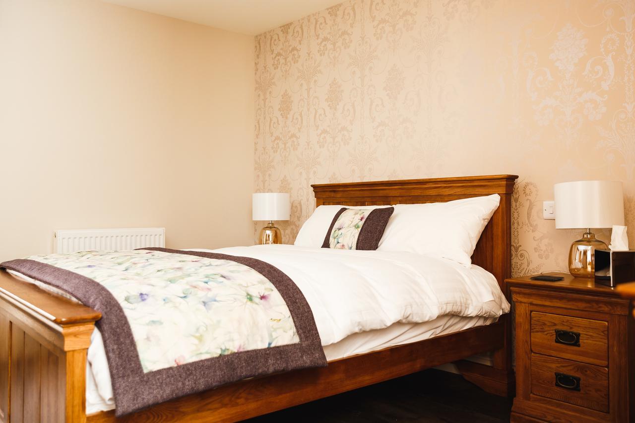 Glen Clova Hotel & Luxury Lodges Millton of Clova Exterior foto